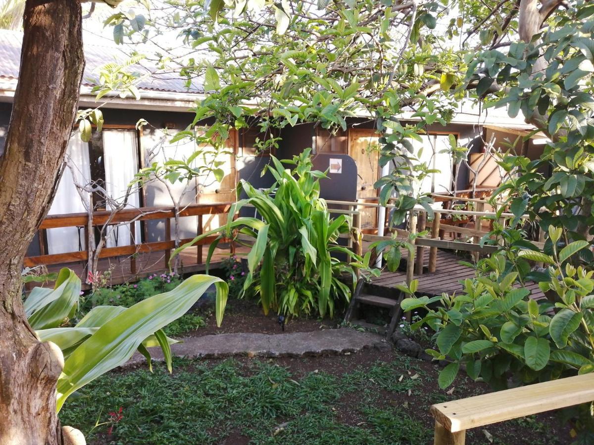 Tuava Lodge Hanga Roa Buitenkant foto