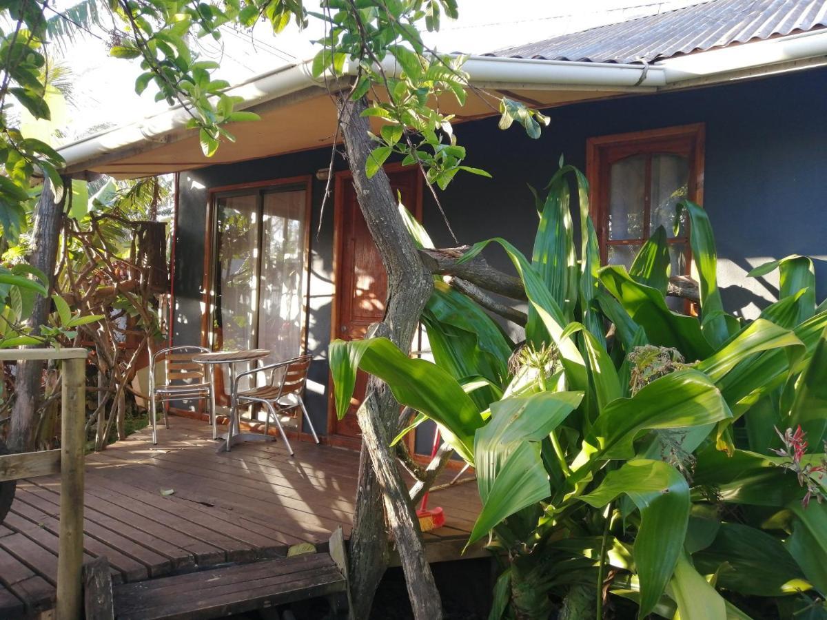 Tuava Lodge Hanga Roa Buitenkant foto