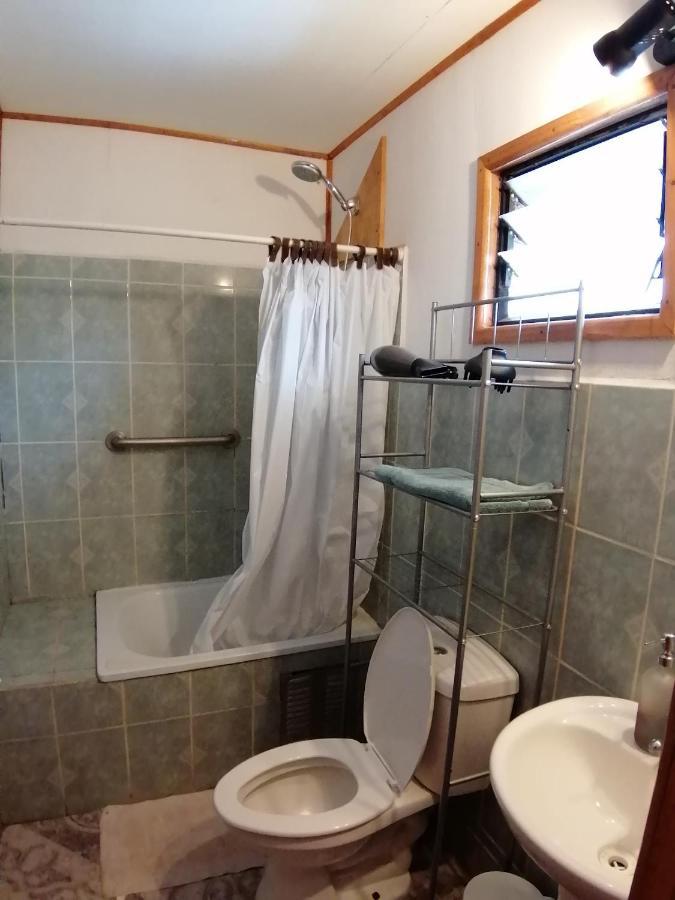 Tuava Lodge Hanga Roa Buitenkant foto