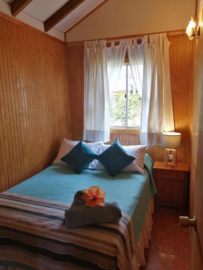 Tuava Lodge Hanga Roa Buitenkant foto