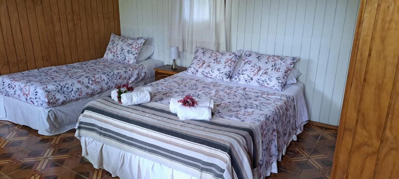 Tuava Lodge Hanga Roa Buitenkant foto