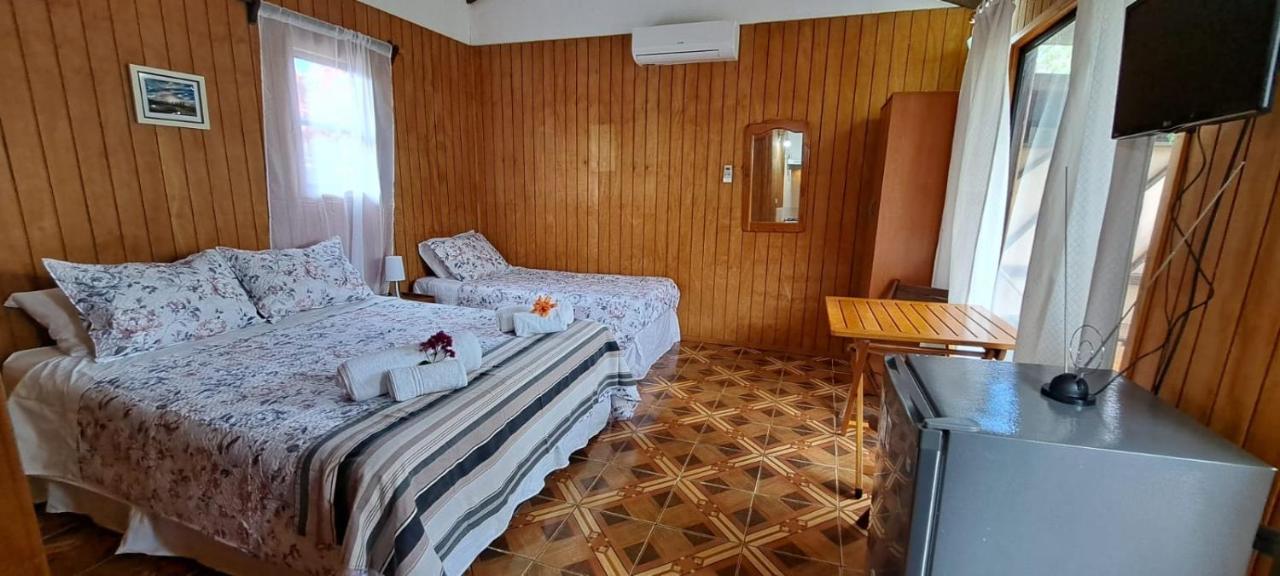 Tuava Lodge Hanga Roa Buitenkant foto