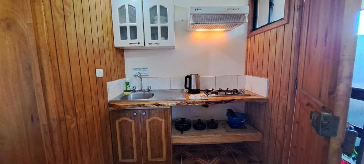 Tuava Lodge Hanga Roa Buitenkant foto