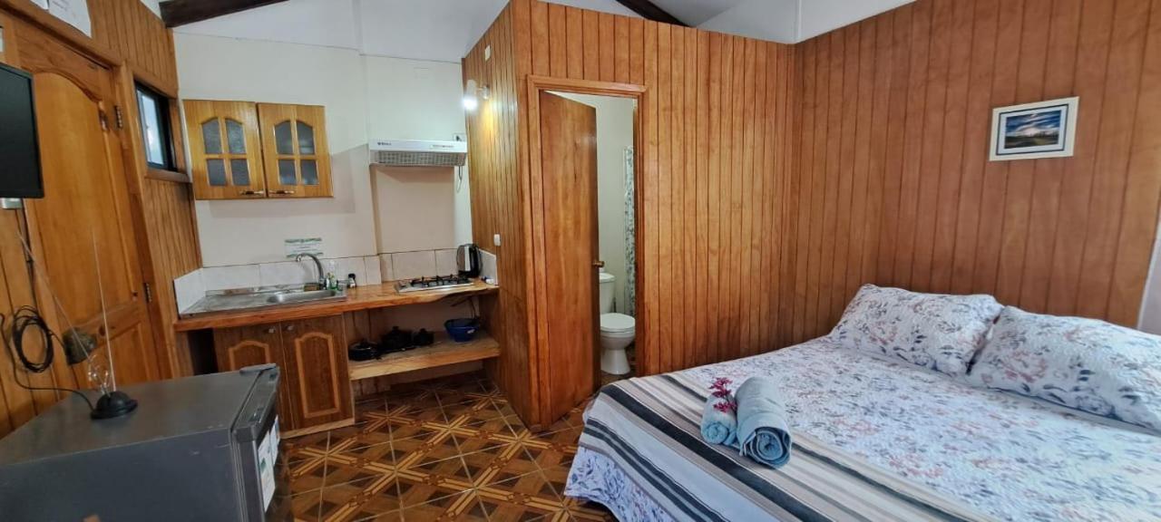 Tuava Lodge Hanga Roa Buitenkant foto